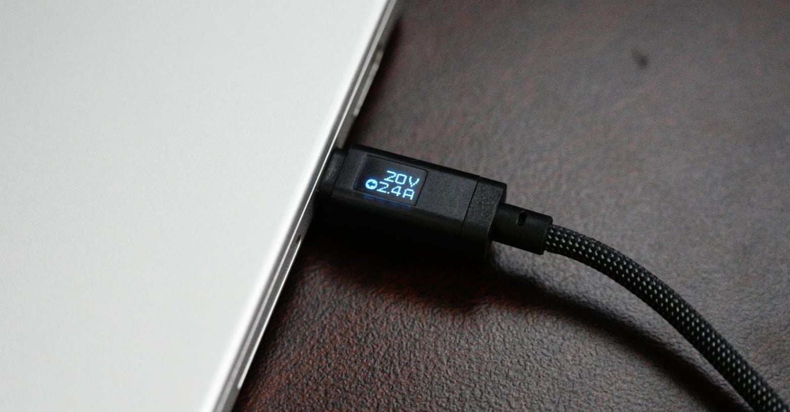 システムファイブ、最大140W対応 GaN急速充電器「DJI Power 140W」を販売開始