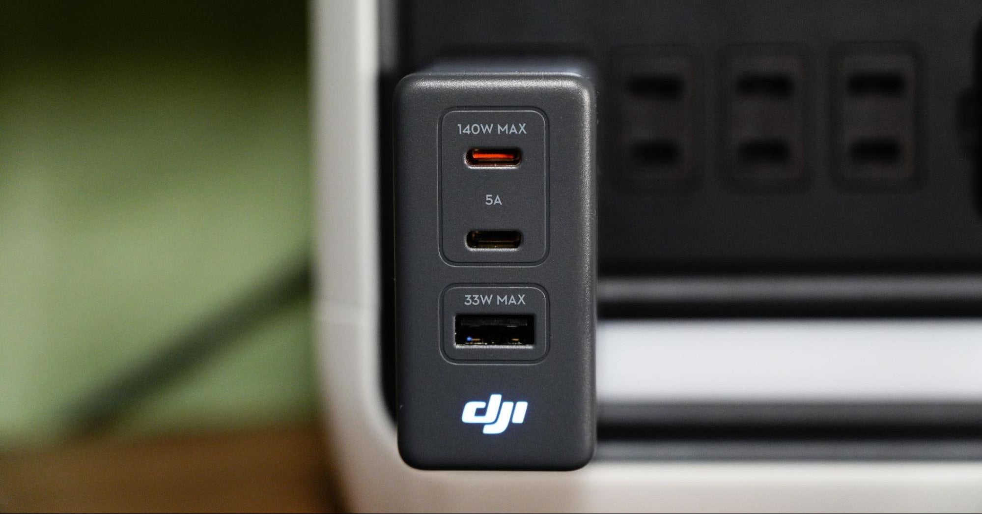 システムファイブ、最大140W対応 GaN急速充電器「DJI Power 140W」を販売開始